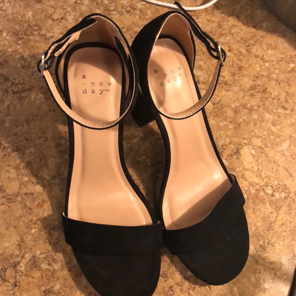High heels - Picture 3 of 3